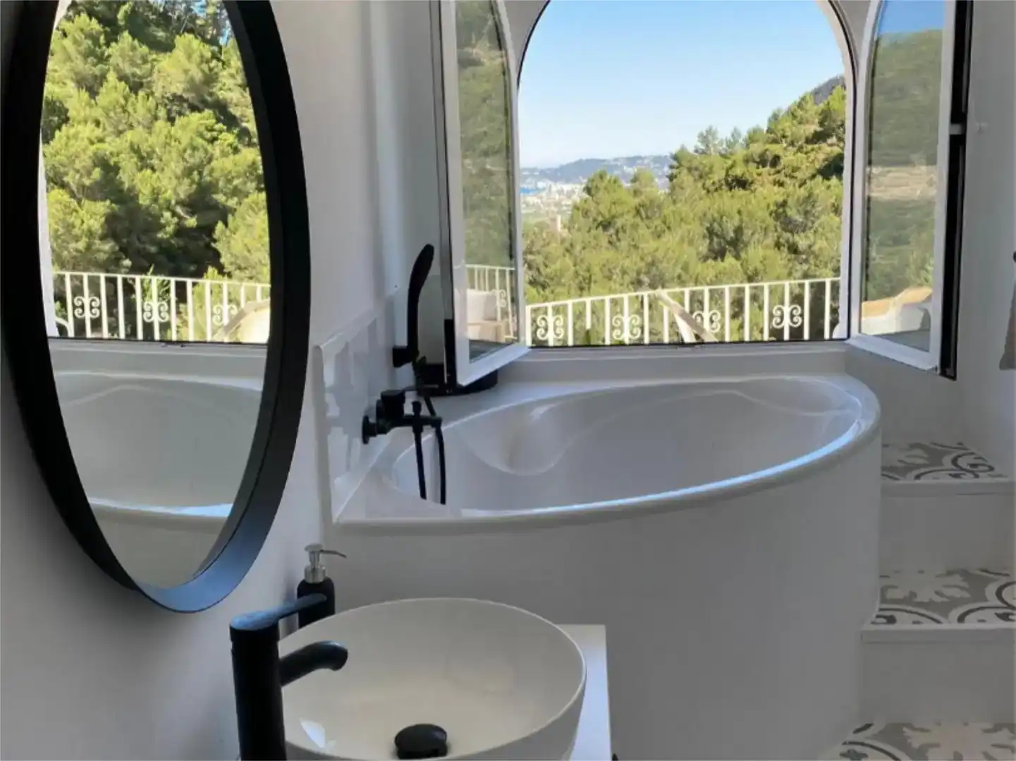 Badezimmer von Wohnung zur Miete in Jávea / Xàbia mit Klimaanlage, Privatgarten und Möbliert