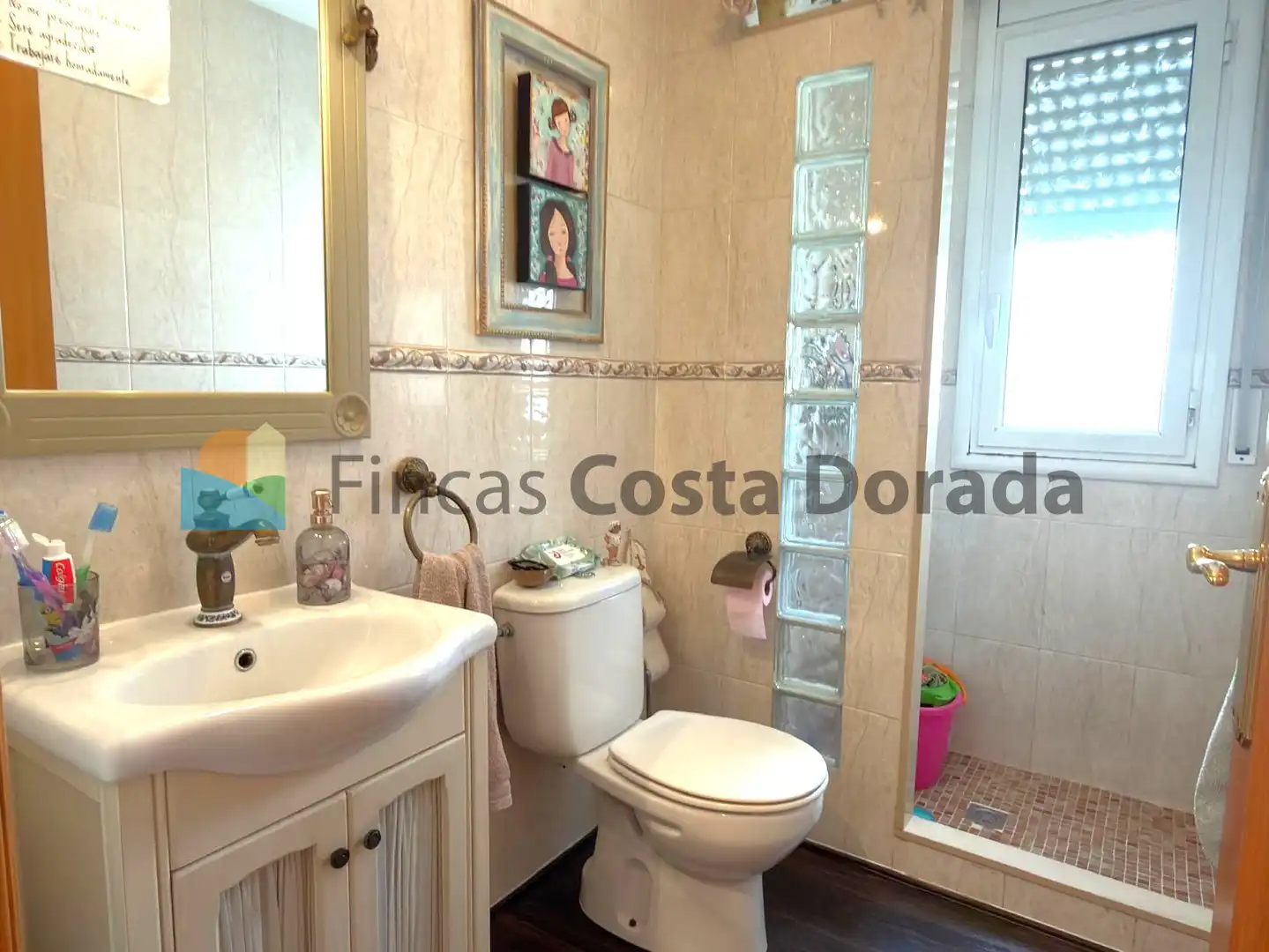 Badezimmer von Wohnung zum Verkauf in Cubelles mit Klimaanlage, Heizung und Terrasse