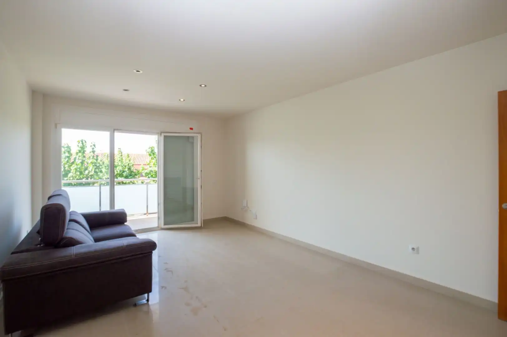 Living room of Flat for sale in Llagostera  with Air Conditioner, Terrace and Community pool
