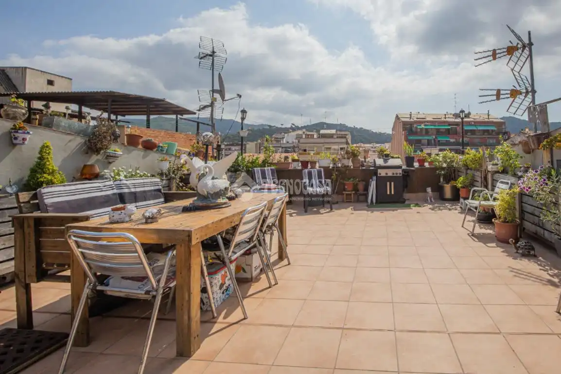 Terraza de Piso en venta en Montcada i Reixac con Terraza