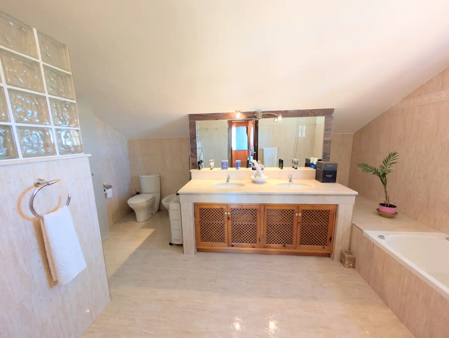 Baño de Casa o chalet en venta en Cartagena con Aire acondicionado, Calefacción y Jardín privado