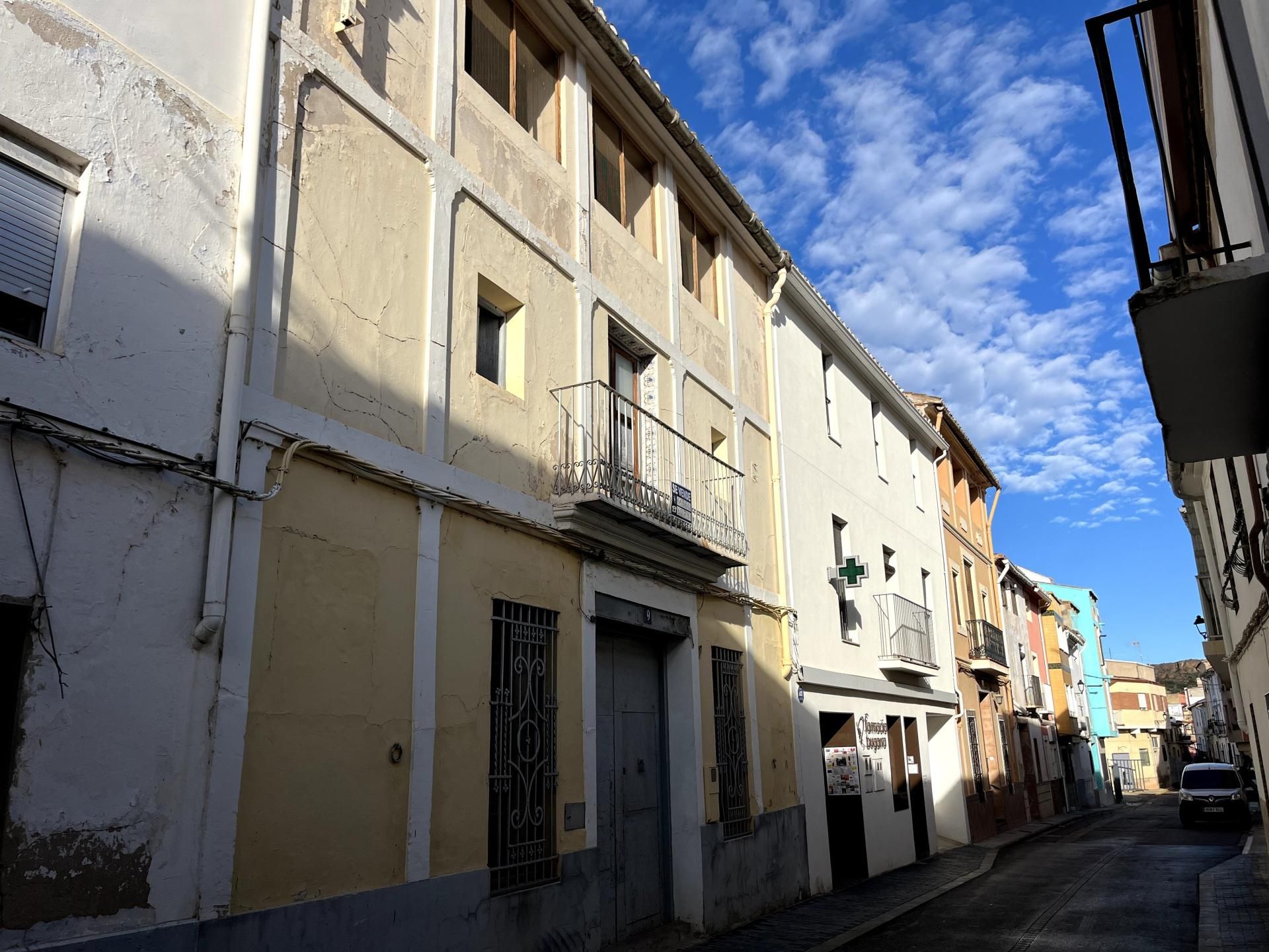 Vista exterior de Casa o xalet en venda en Bugarra amb Calefacció, Terrassa i Balcó