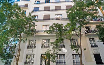 Exterior view of Flat to rent in  Madrid Capital  with Air Conditioner, Parquet flooring and Oven