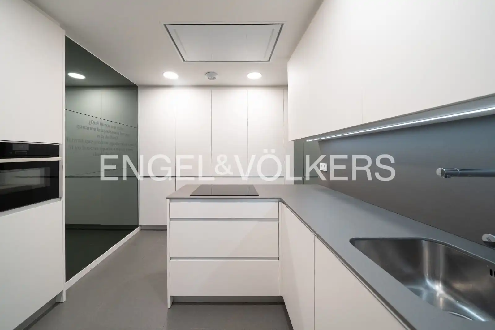 Kitchen of Flat for rent in Madrid  with Air Conditioner, Heating and Swimming Pool