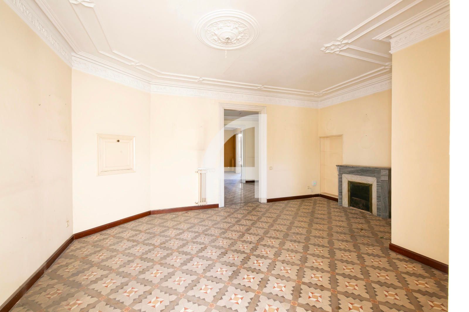Flat for sale in  Barcelona Capital  with Heating