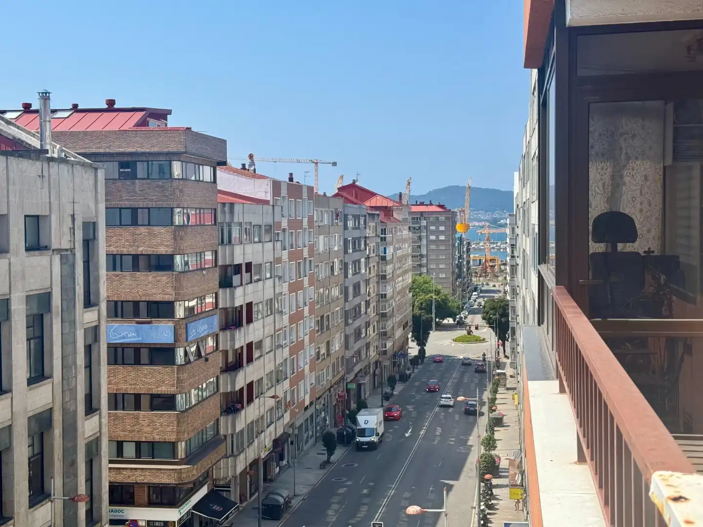Vista exterior de Piso en venta en Vigo  con Calefacción, Parquet y Trastero