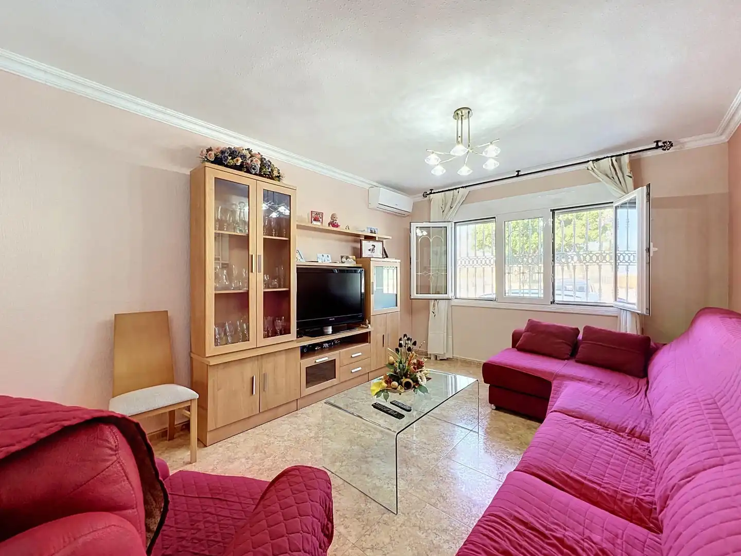 Sala d'estar de Casa adosada en venda en Vícar