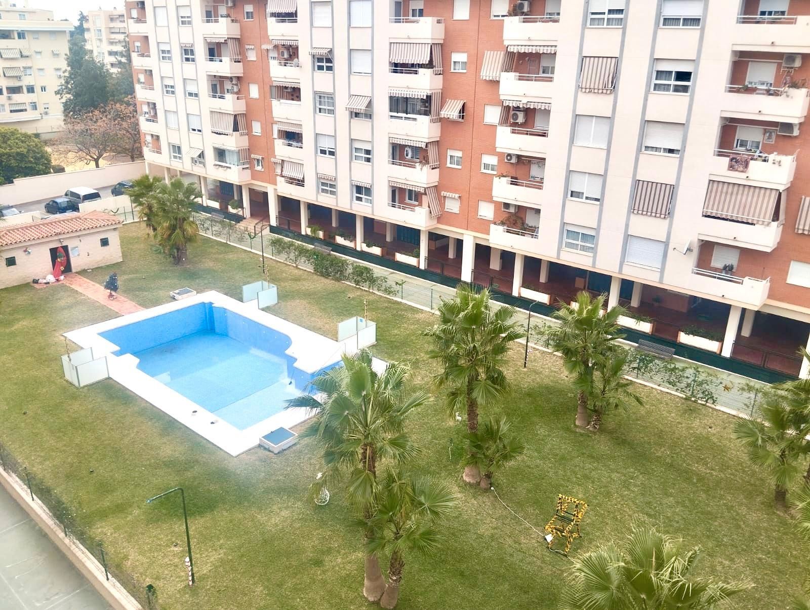 Swimming pool of Flat for sale in Málaga Capital  with Air Conditioner, Private garden and Storage room