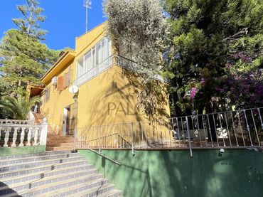 Casa amb piscina en venda a Carcaixent