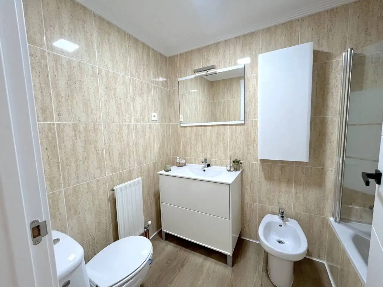 Bathroom of Flat for sale in Bilbao   with Heating and Storage room