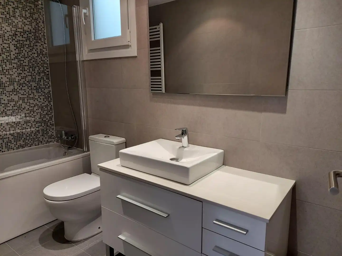 Apartament de lloguer a Calle FLAUTA MAGICA LA, Los Satélites - Roza Martín