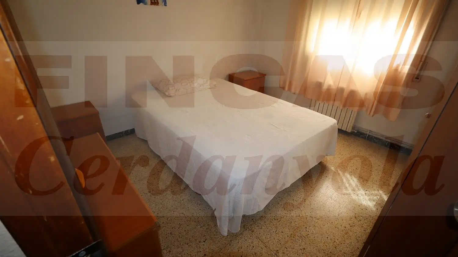 Dormitori de Pis en venda en Cerdanyola del Vallès amb Calefacció i Balcó