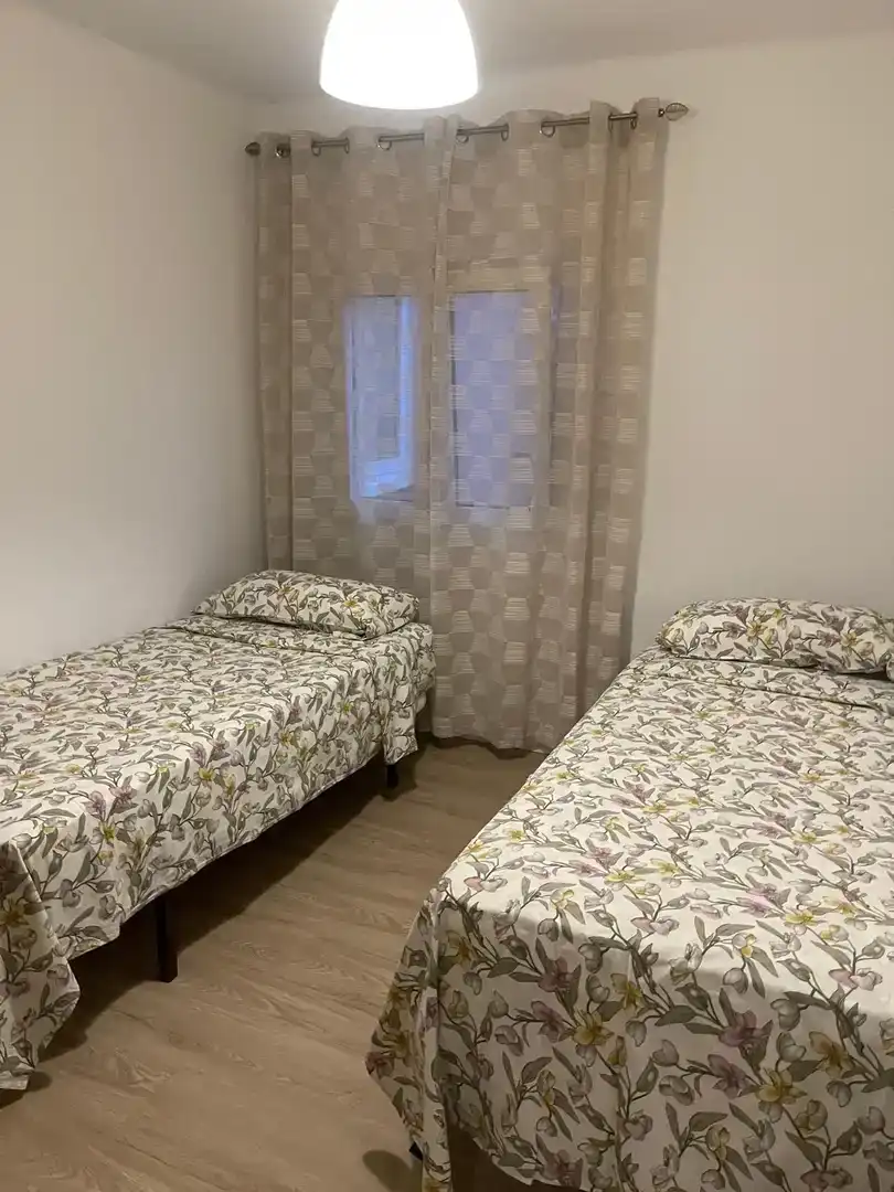 Bedroom of Flat for rent in Carretera de Cádiz