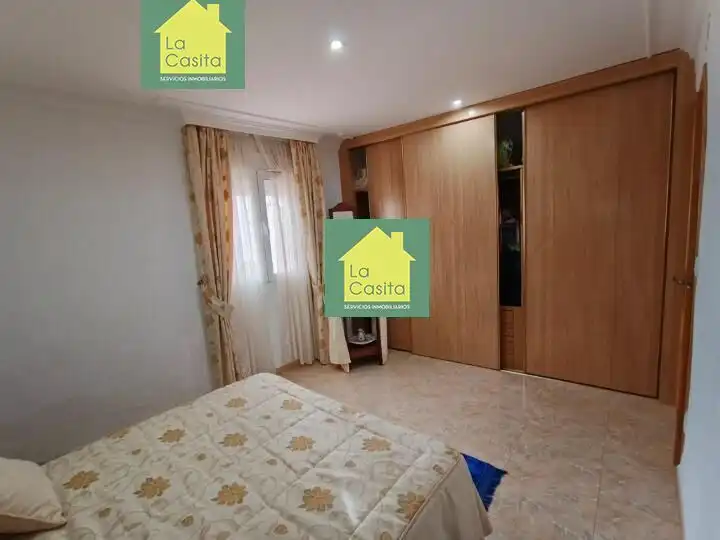 Dormitori de Casa o xalet en venda en Albacete amb Aire condicionat, Jardí privat i Traster