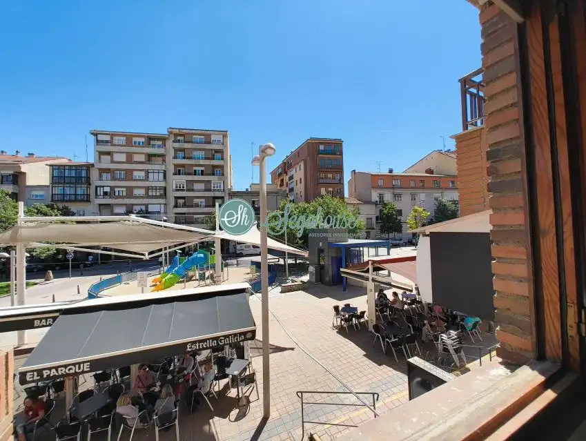 Vista exterior de Piso en venta en Segovia con Calefacción, Parquet y Trastero