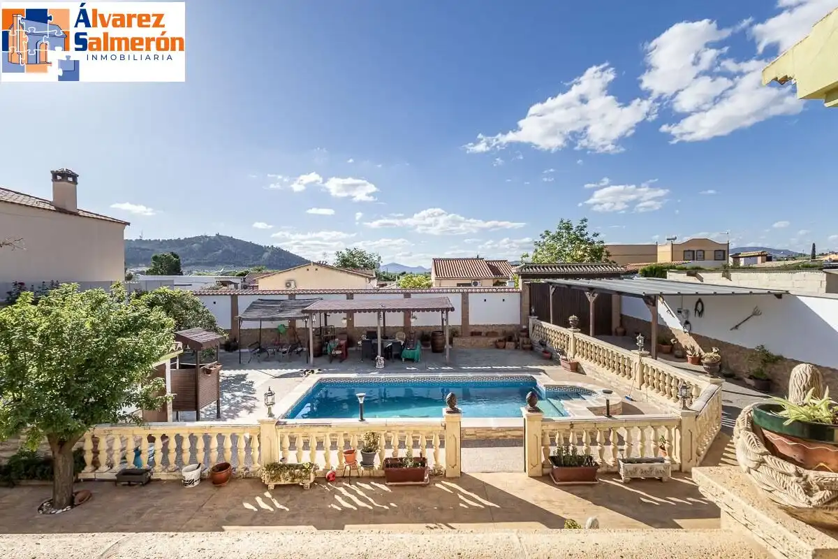 Garden of Houses for sale in Albolote  with Air Conditioner, Heating and Private garden