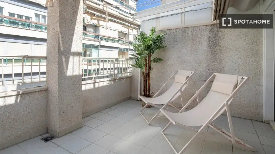 Terrace of Flat for share in Alicante / Alacant  with Air Conditioner, Heating and Furnished