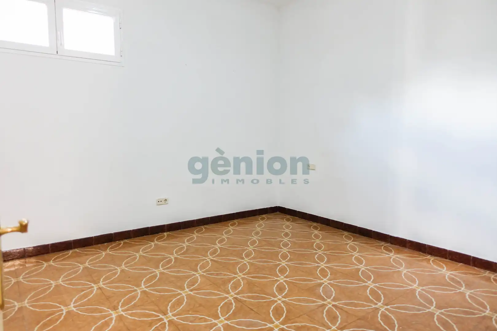 Schlafzimmer von Residential zum Verkauf in Salt