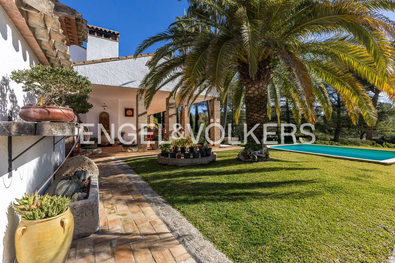 Vista exterior de Casa o xalet en venda en Ontinyent amb Aire condicionat, Calefacció i Jardí privat