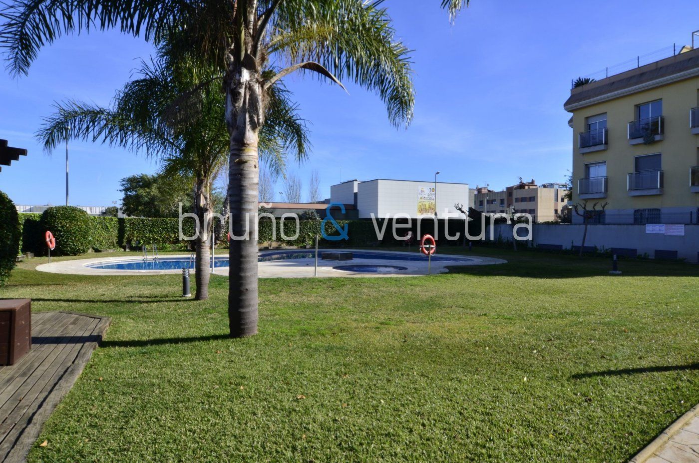 Swimming pool of Planta baja for sale in Cubelles  with Air Conditioner, Heating and Terrace