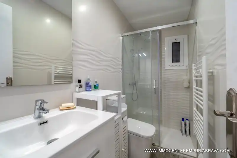 Badezimmer von Wohnung zum Verkauf in Empuriabrava