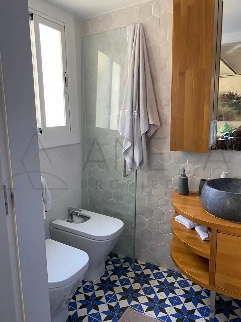 Badezimmer von Wohnung zum Verkauf in Barcelona mit Klimaanlage