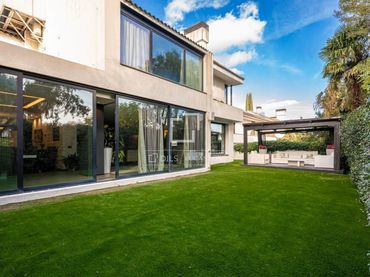 Detached house with pool for sale in Urbanización La Moraleja