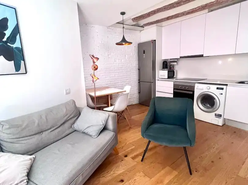Flat with lift for sale in del devant del portal nou 2