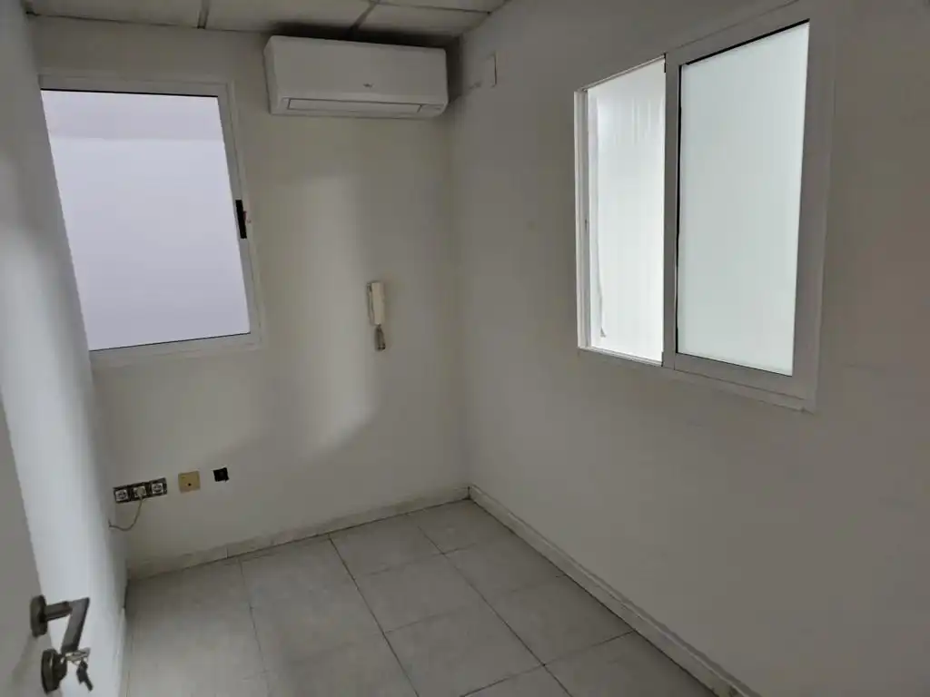 Industrial buildings for rent in Carrer 10, 6, Montepilar