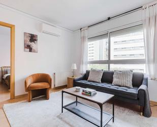 Living room of Apartment to share in  Barcelona Capital  with Air Conditioner and Terrace