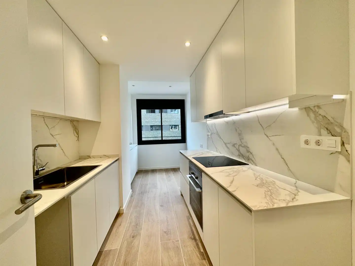 Flat with pool to rent in Calle JOAN MIRO, imagen 8