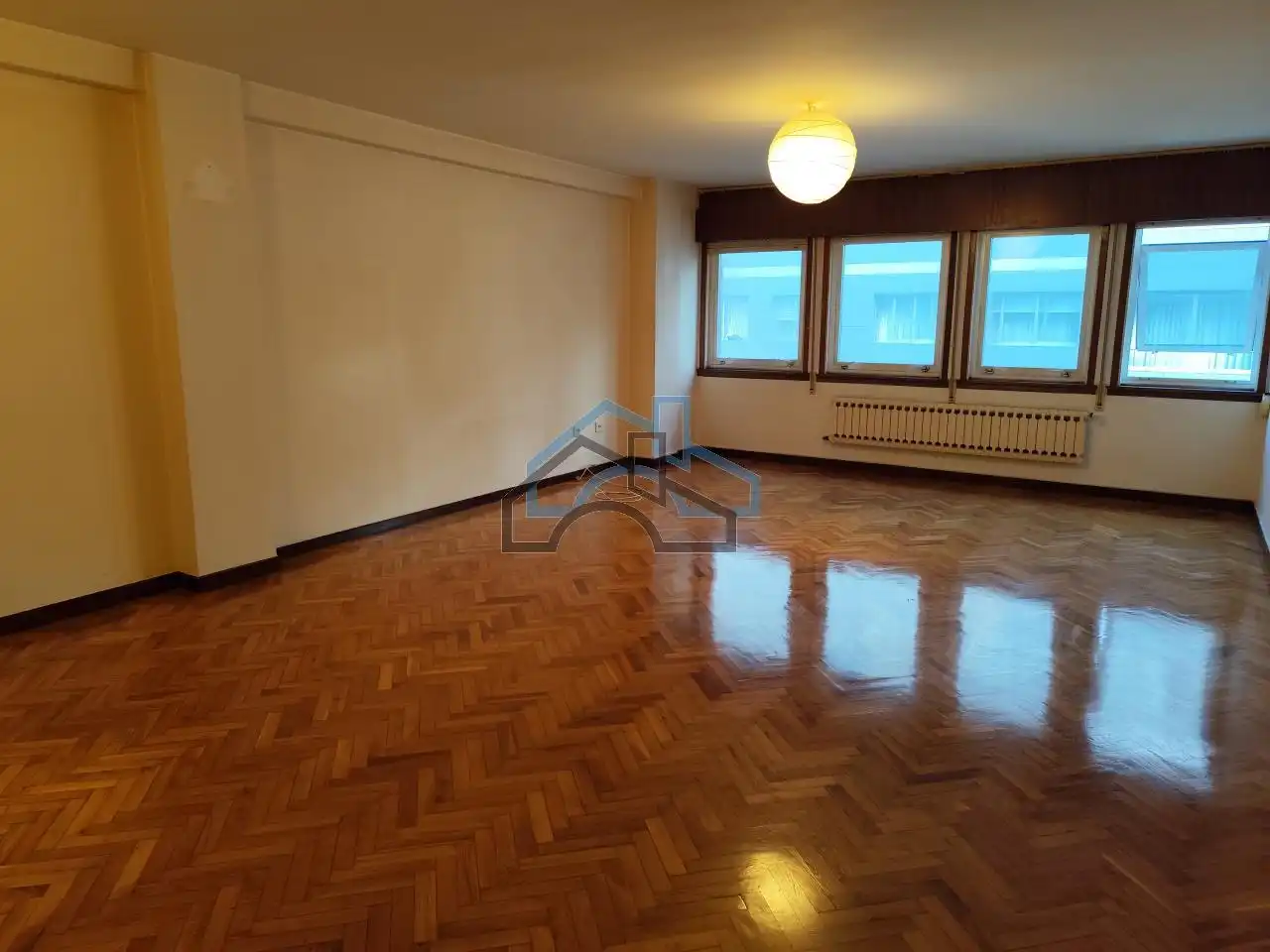 Sala d'estar de Pis de lloguer en A Coruña Capital  amb Calefacció, Parquet i Traster