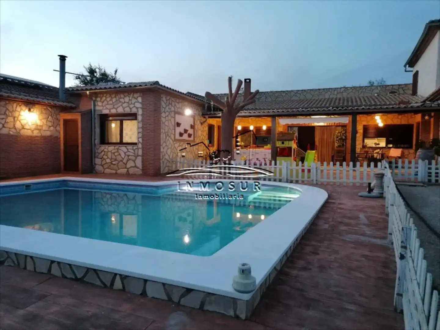 Vista exterior de Casa o chalet en venta en Lucena con Terraza, Trastero y Piscina