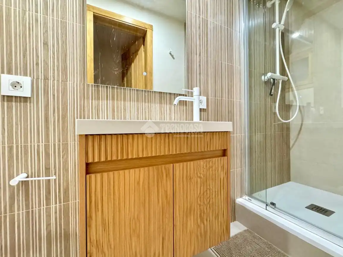 Piso en venta en Carrer d'Elkano, imagen 5