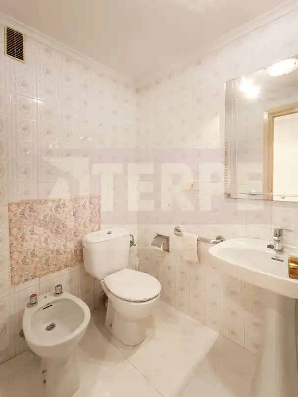 Baño de Piso en venta en Lezo con Calefacción, Trastero y Balcón