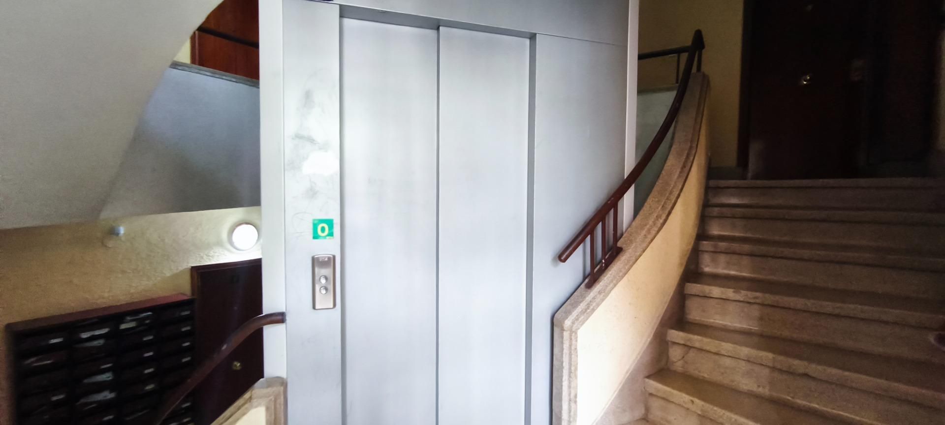 Flat for sale in  Madrid Capital