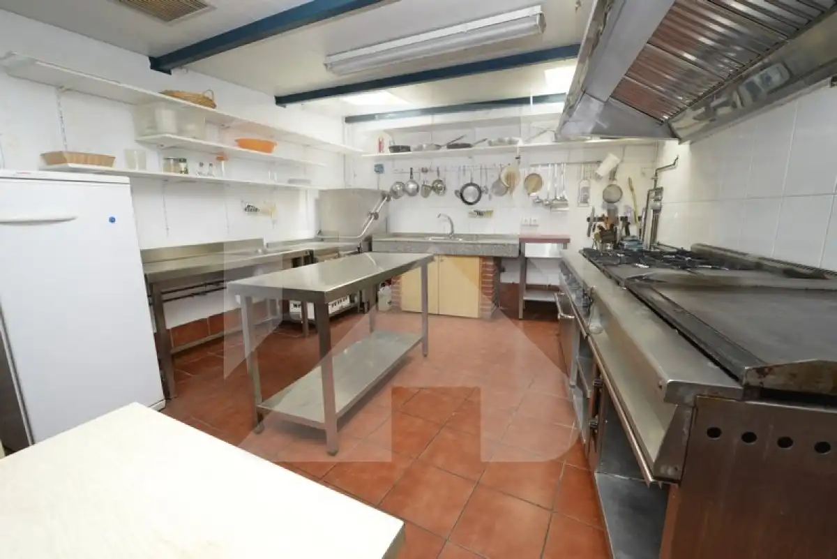 Cocina de Local en venta en Fabero con Aire acondicionado