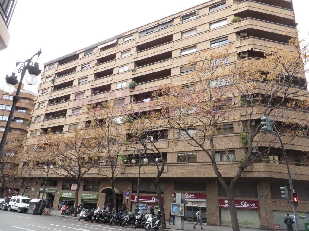 Exterior view of Garage for sale in  Valencia Capital