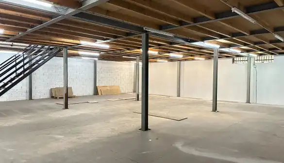 Fabrikhallen zur Miete in Santander