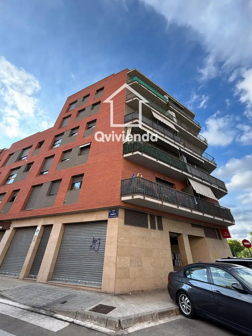 Vista exterior de Pis en venda en Terrassa amb Terrassa