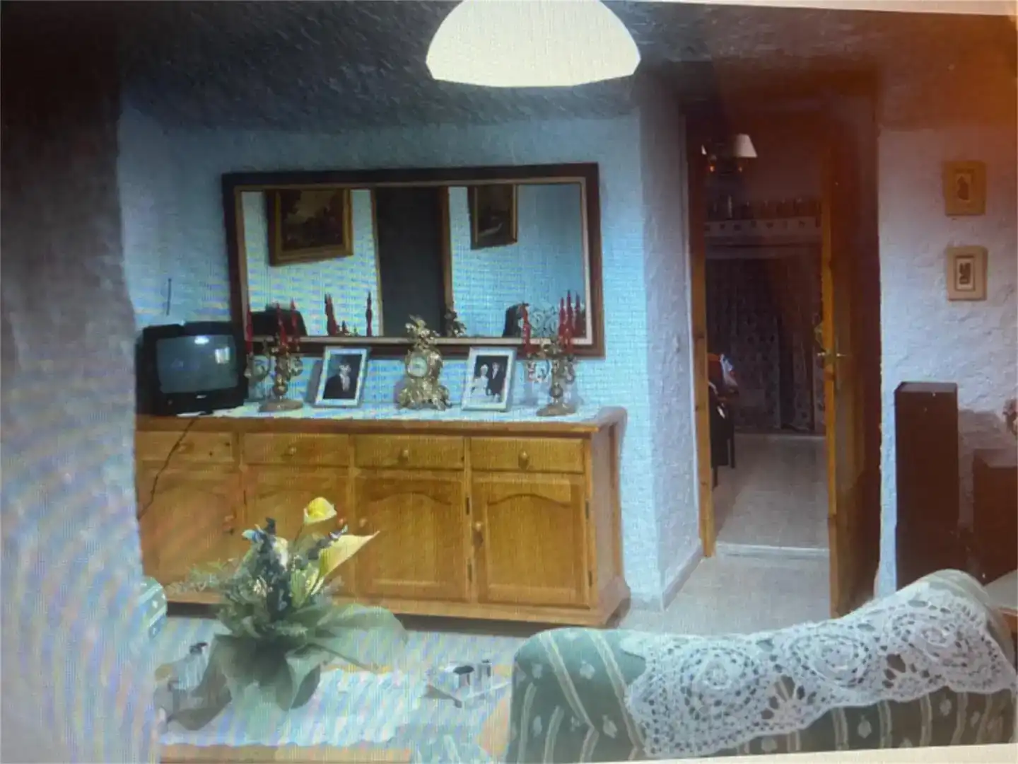 Sala d'estar de Casa o xalet en venda en Cortes y Graena amb Moblat