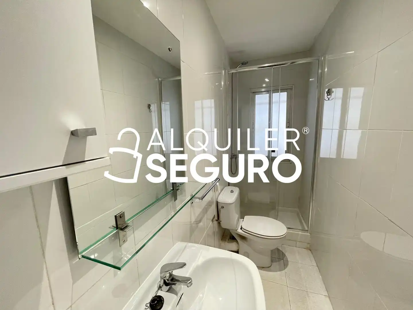 Bany de Pis de lloguer en Madrid amb Aire condicionat, Calefacció i Terrassa