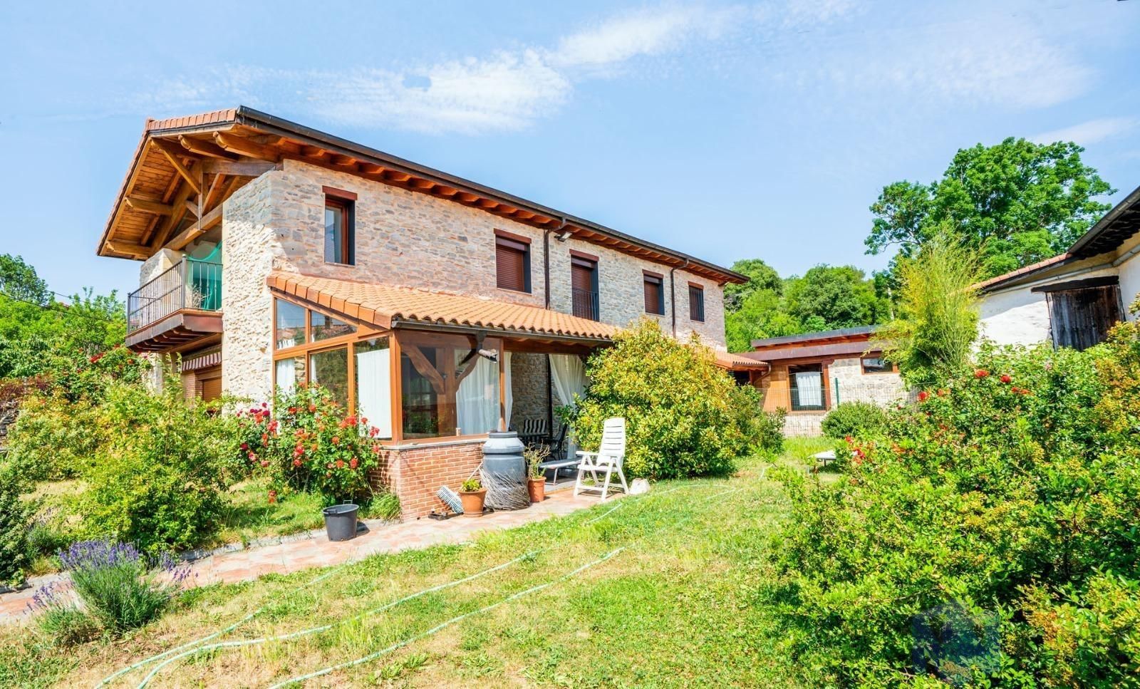Garden of House or chalet for sale in Junta de Villalba de Losa  with Heating, Storage room and Alarm