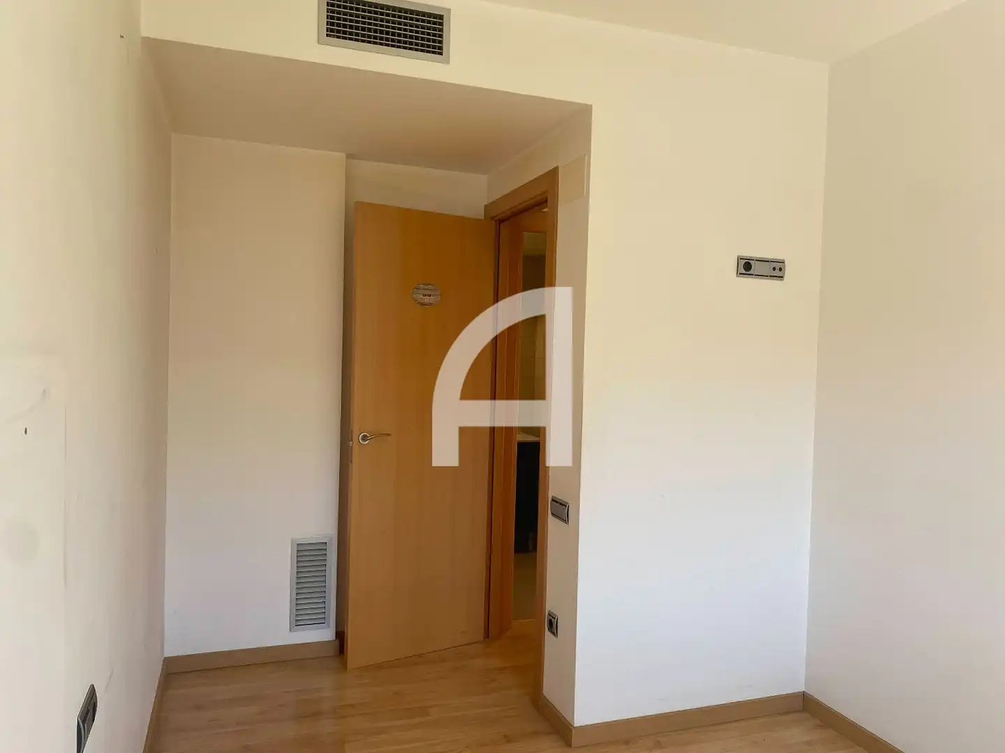 Flat for sale in Terrassa  with Air Conditioner, Heating and Terrace