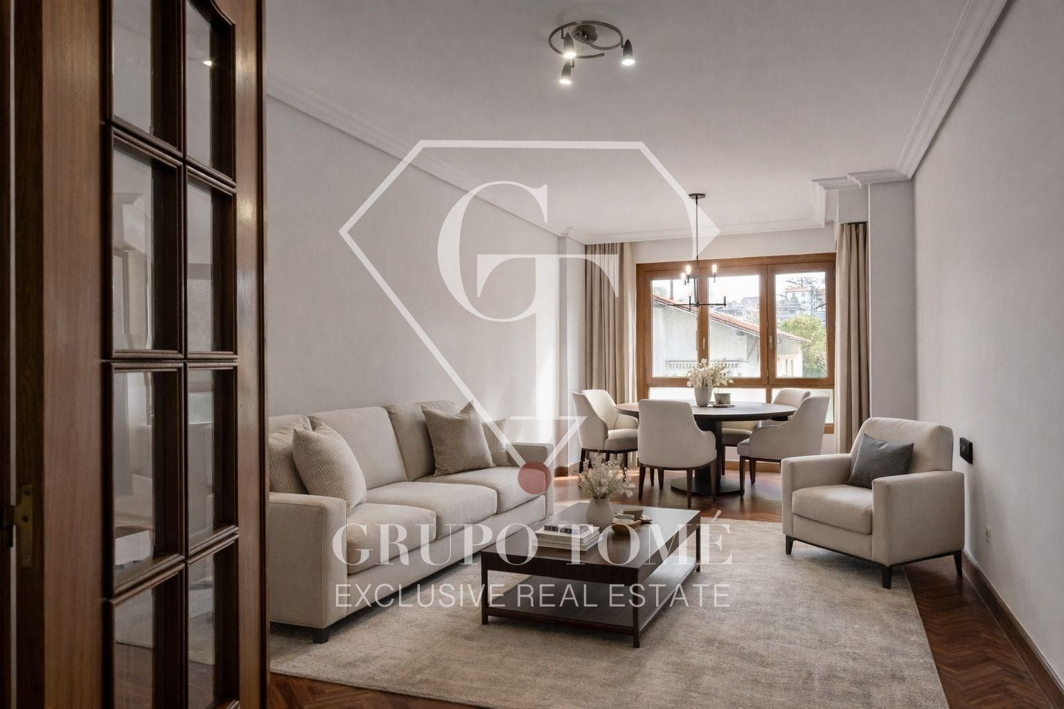 Sala de estar de Piso en venta en Irun  con Parquet, Terraza y Trastero