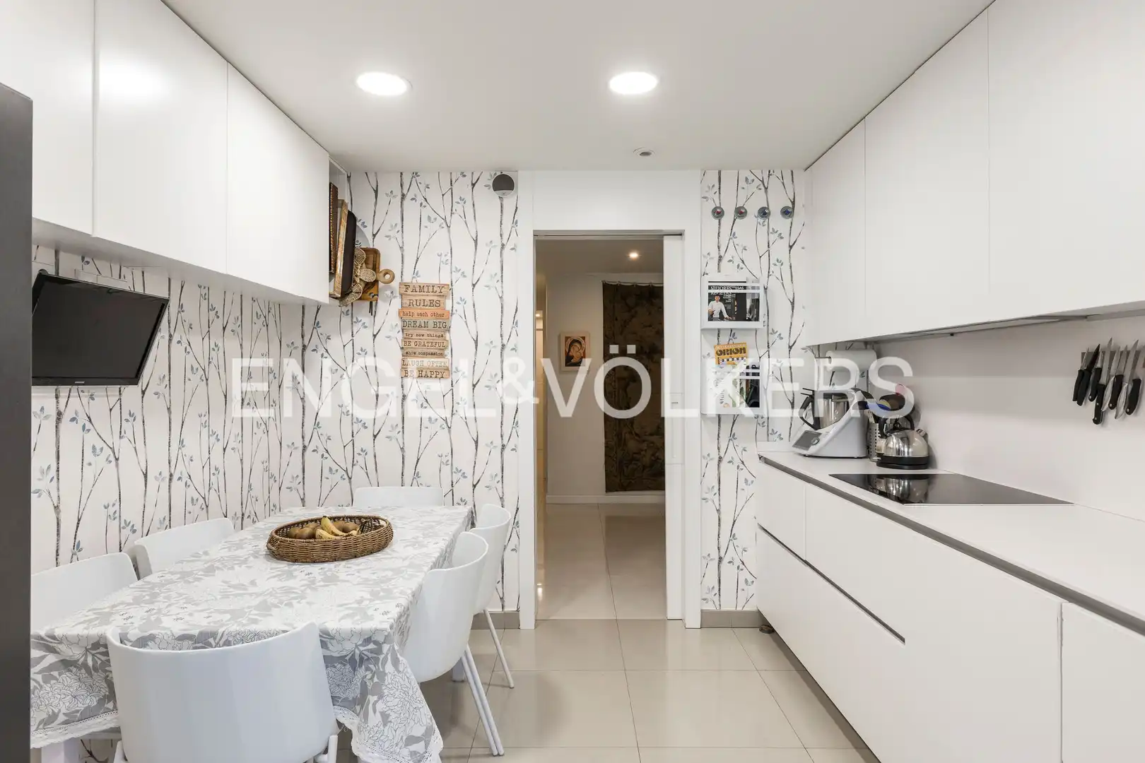 Cocina de Apartamento en venta en Pozuelo de Alarcón con Aire acondicionado, Calefacción y Jardín privado