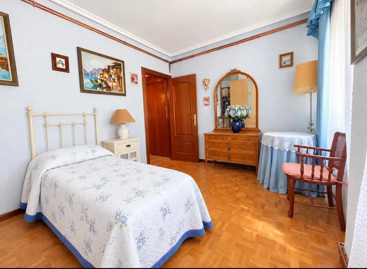 Habitación de Piso en venta en Zaragoza con Calefacción