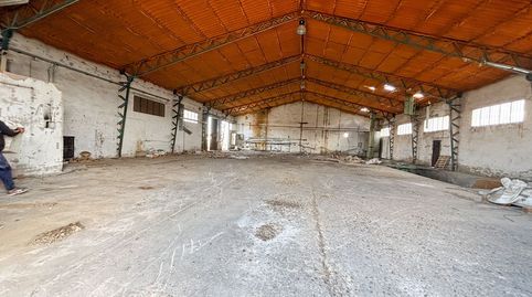 Oportunidad! Solar con nave y almacenes en Guadarmur