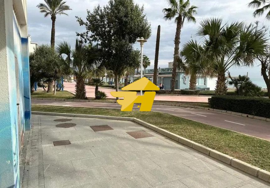 Vista exterior de Local de alquiler en Málaga Capital