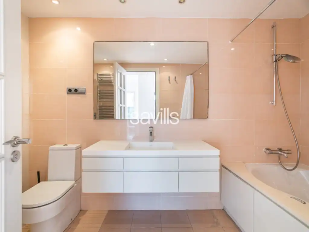 Bathroom of Attic for sale in Barcelona  with Air Conditioner, Terrace and Swimming Pool